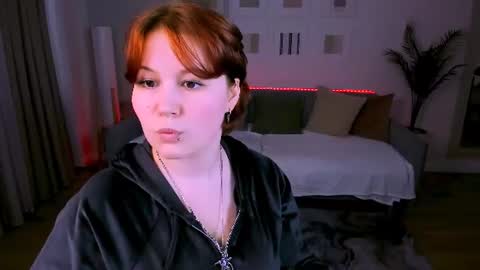 Snapshot of mialacrice chatting on June 2026 11:32:02 AM mialacrice online show from June 2026 11:32:02 AM