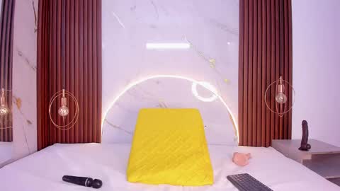 Mia  online show from March 2025 07:37:02 AM