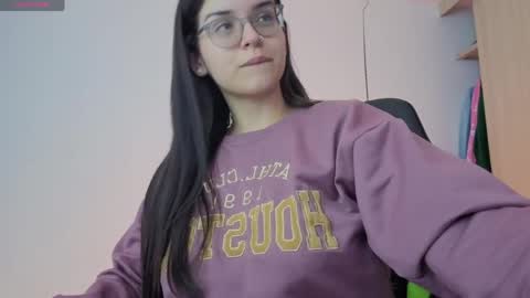 Snapshot of miamillerr_28 chatting on May 2026 06:44:01 AM Mia online show from May 2026 06:44:01 AM