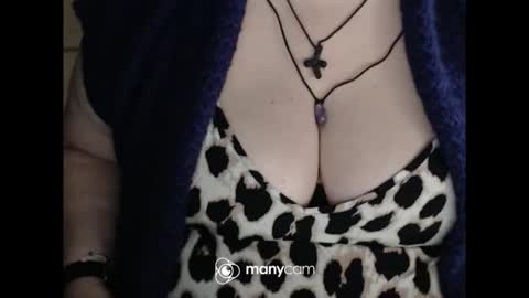 Snapshot of miamimistress chatting on April 2026 06:16:02 AM maya online show from April 2026 06:16:02 AM