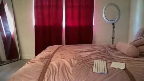 Snapshot of miamiworld chatting on January 2026 04:53:02 PM MiamiWorld online show from January 2026 04:53:02 PM