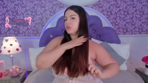 Mia   -5 7001400 Follow  online show from April 2026 06:04:02 PM