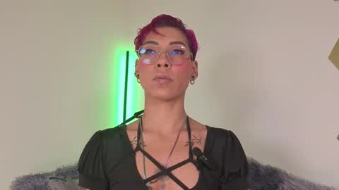 Mia Morgann online show from November 2025 01:22:02 PM