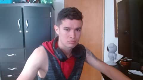 Snapshot of miaou_miaou chatting on February 2025 06:05:02 PM miaou_miaou online show from February 2025 06:05:02 PM