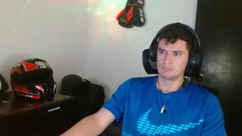 Snapshot of miaou_miaou chatting on October 2025 12:58:01 AM miaou_miaou online show from October 2025 12:58:01 AM