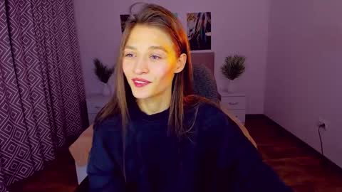 Mia online show from December 2024 06:26:02 PM