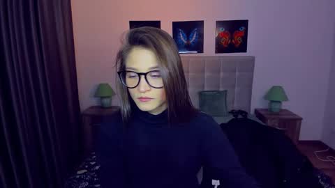 Mia online show from January 2025 09:25:02 PM