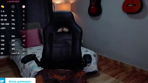 MIAPORTMANN online show from December 2024 01:07:02 PM