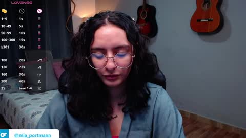 MIAPORTMANN online show from January 2025 12:19:02 PM