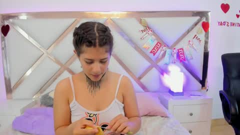 Snapshot of miaqueen021 chatting on February 2025 09:56:02 PM Sweetie Mia online show from February 2025 09:56:02 PM