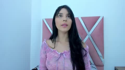Mia Quevedo online show from September 2025 11:59:02 AM