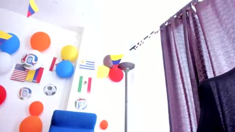 Snapshot of miarobertsmilf chatting on July 2026 02:12:01 PM Mia Milf online show from July 2026 02:12:01 PM