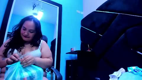 Snapshot of miarous69 chatting on May 2026 02:52:02 AM MiaRouse online show from May 2026 02:52:02 AM