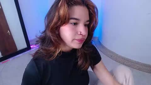 miascarlet_16 online show from November 2025 01:33:02 PM