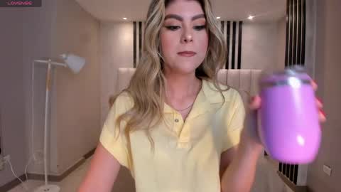 Snapshot of miasilvax chatting on May 2026 11:15:01 AM Mia Silva online show from May 2026 11:15:01 AM