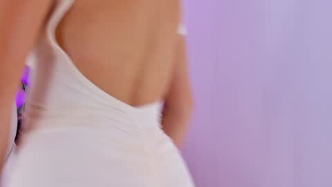 Mia online show from December 2024 06:57:02 PM