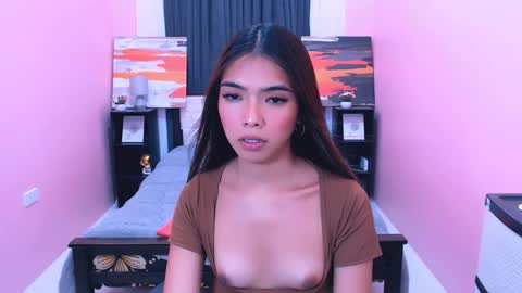 Snapshot of miasmith09 chatting on April 2026 07:57:01 AM Pau and jence online show from April 2026 07:57:01 AM