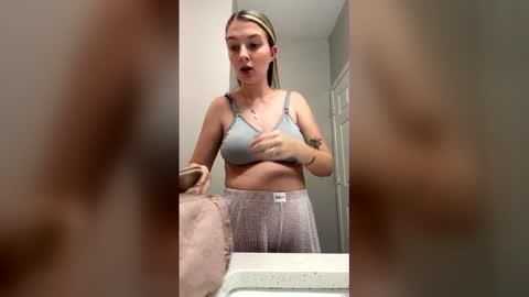 Snapshot of miasmith_001 chatting on May 2026 07:41:01 PM miasmith_001 online show from May 2026 07:41:01 PM