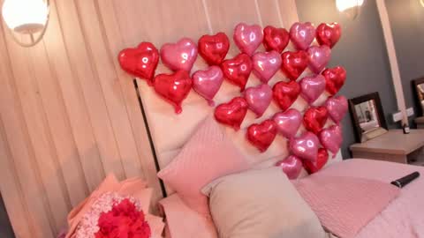 Mia online show from February 2025 12:19:02 AM