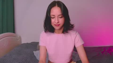 Mia online show from September 2025 06:46:01 AM