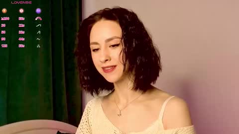 Mia online show from December 2025 06:22:02 AM