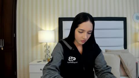 Mia Sweetth online show from February 2025 11:32:01 AM