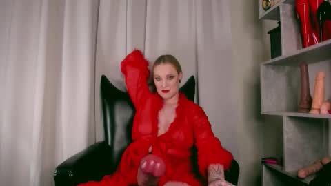 Lana online show from November 2025 09:53:02 AM