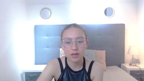 mia vega online show from January 2026 08:44:01 PM