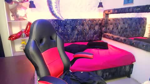 mia online show from September 2025 05:36:02 PM