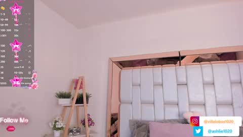 Mia Villalobos online show from January 2025 06:52:01 PM