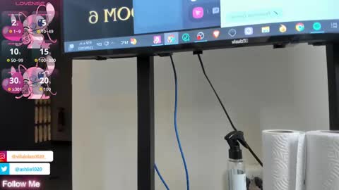 Mia Villalobos online show from September 2025 11:57:01 AM