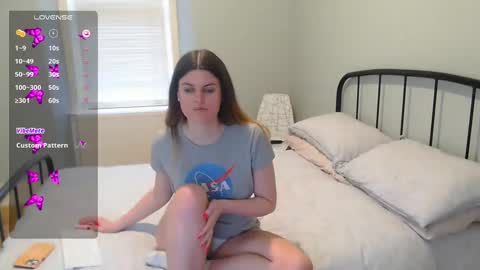 Mia  online show from February 2025 03:53:02 PM