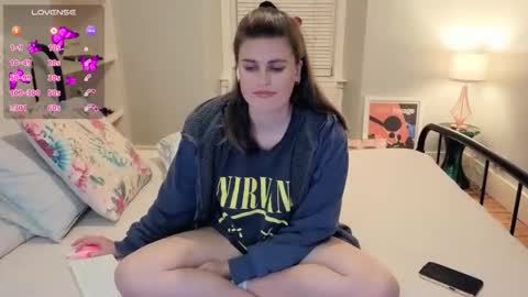 Mia  online show from October 2025 09:27:02 PM