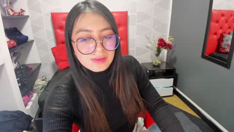 Snapshot of miawils_ chatting on January 2025 01:43:02 AM M I A W I L S online show from January 2025 01:43:02 AM
