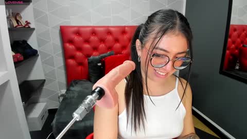 Snapshot of miawils_ chatting on February 2025 01:44:01 AM M I A W I L S online show from February 2025 01:44:01 AM