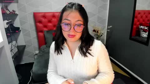 Snapshot of miawils_ chatting on February 2025 08:09:02 PM M I A W I L S online show from February 2025 08:09:02 PM