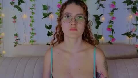 Snapshot of miawinxxx848 chatting on October 2025 09:26:02 PM Mia Winx  online show from October 2025 09:26:02 PM
