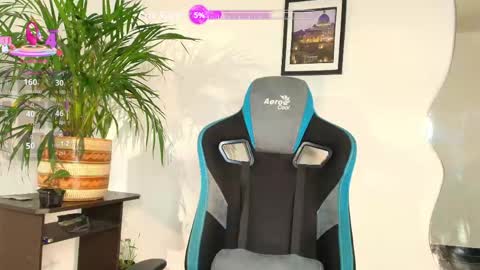 Maicol online show from May 2026 04:28:02 AM