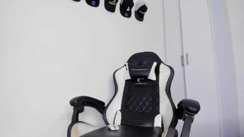 Michael Boy online show from February 2025 07:38:02 PM