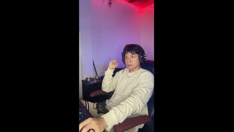 Snapshot of michael_kendall0 chatting on January 2025 08:43:01 PM michael independent model  online show from January 2025 08:43:01 PM