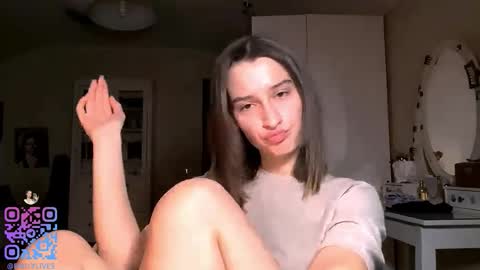 Emily online show from November 2025 02:20:02 PM