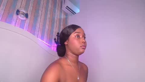Snapshot of michaelacox chatting on June 2026 07:15:02 PM Michel online show from June 2026 07:15:02 PM