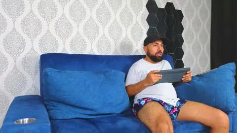 Michaell online show from February 2025 01:20:01 AM