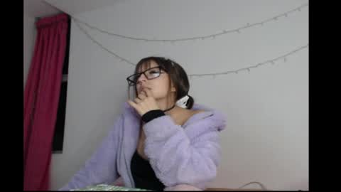 Snapshot of michell_bunny13 chatting on April 2026 03:02:01 AM Michell online show from April 2026 03:02:01 AM