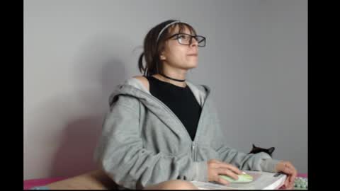 Snapshot of michell_bunny13 chatting on May 2026 03:34:01 AM Michell online show from May 2026 03:34:01 AM