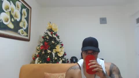 Snapshot of michelle_allen0104 chatting on December 2024 08:27:01 AM michelle_allen0104 online show from December 2024 08:27:01 AM