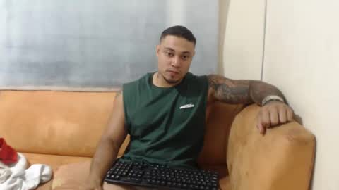 Snapshot of michelle_allen0104 chatting on February 2025 03:52:02 AM michelle_allen0104 online show from February 2025 03:52:02 AM