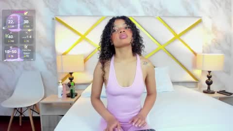 Snapshot of michellebronx chatting on May 2026 11:40:01 AM michellebronx online show from May 2026 11:40:01 AM