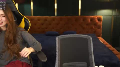 Snapshot of michelleinlove4u chatting on February 2025 11:22:02 AM Michelle online show from February 2025 11:22:02 AM