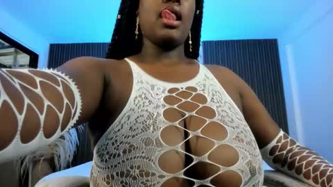 michellepreston_ online show from February 2026 12:12:01 PM